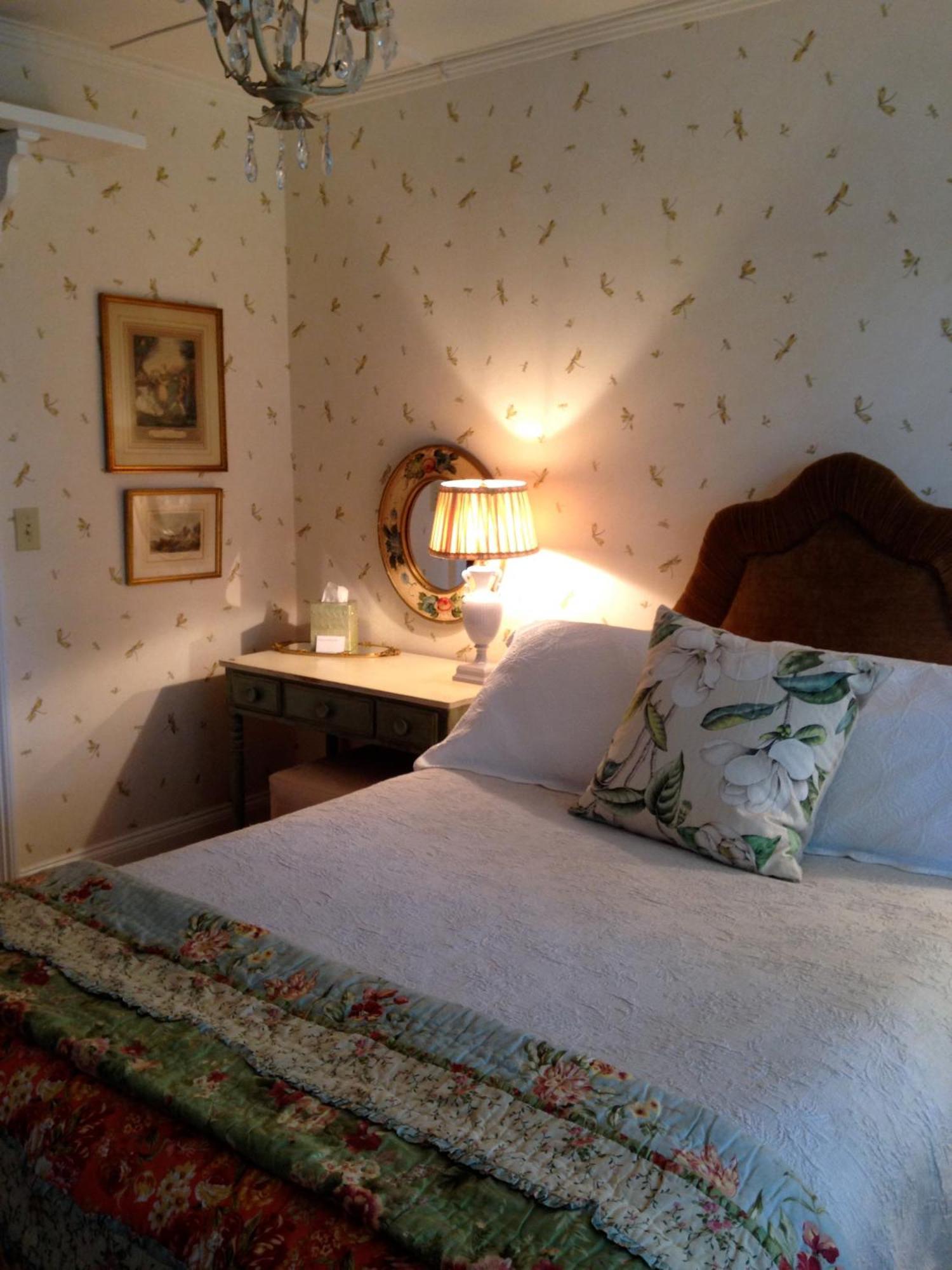 Hilltop House Bed & Breakfast Amenia Экстерьер фото
