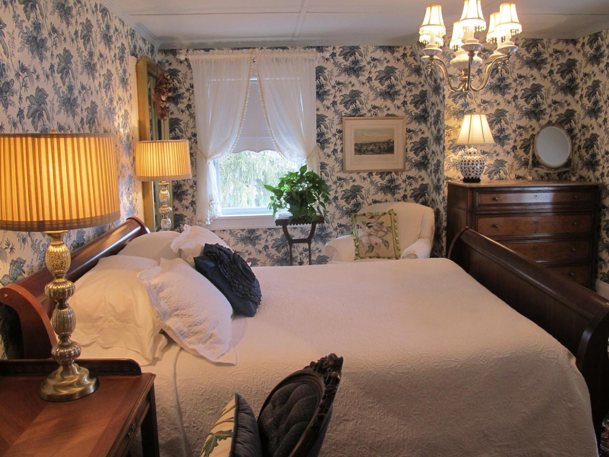 Hilltop House Bed & Breakfast Amenia Экстерьер фото
