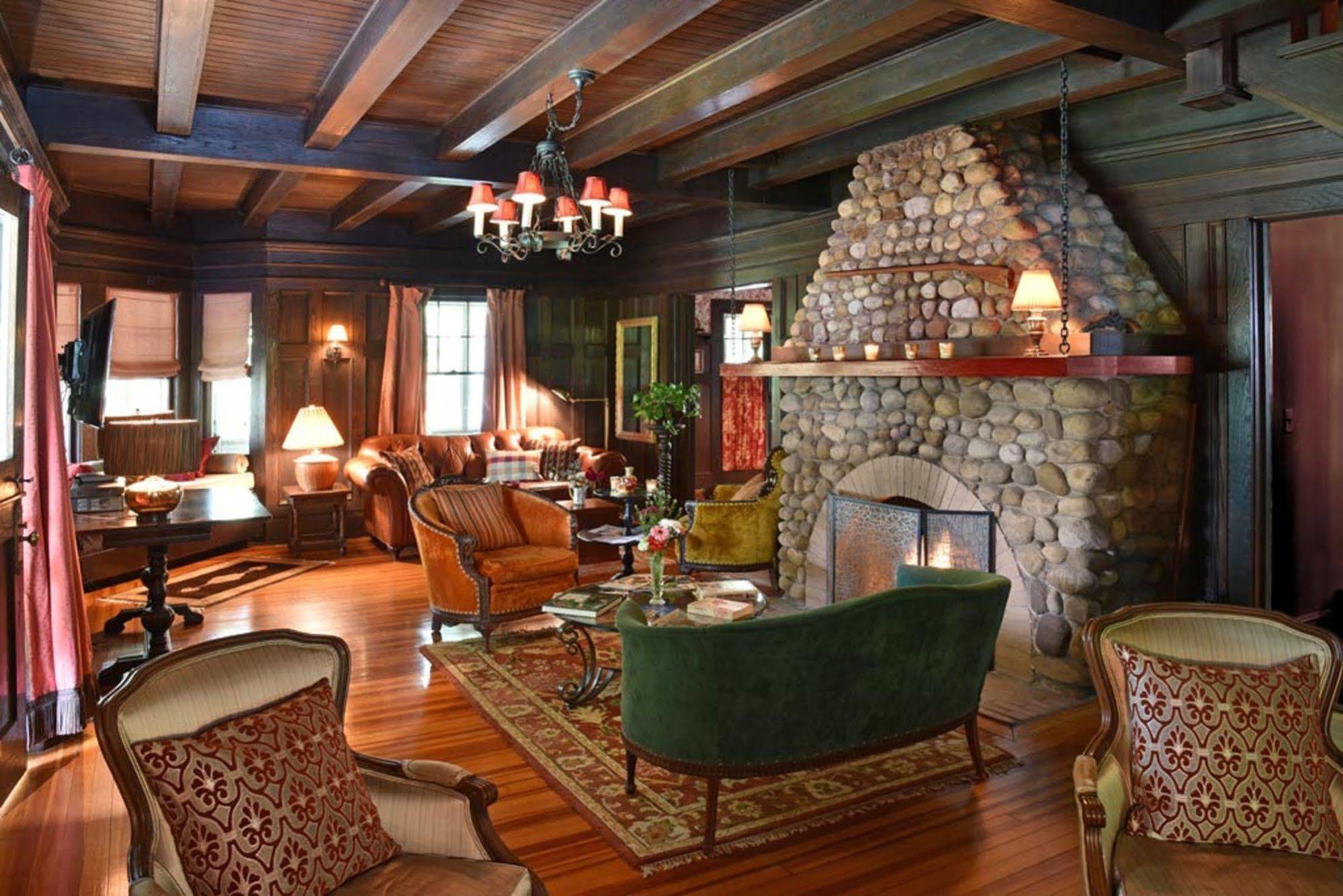 Hilltop House Bed & Breakfast Amenia Экстерьер фото