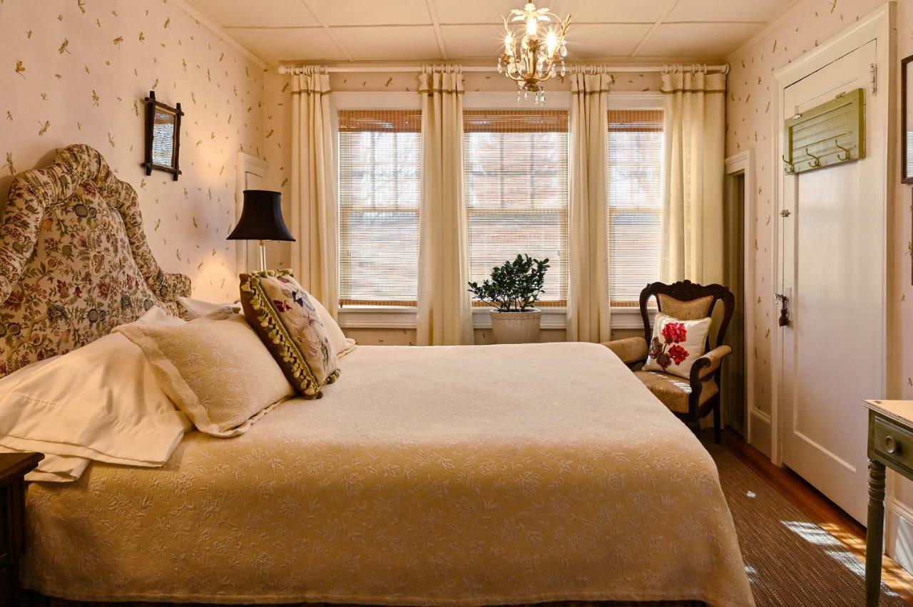 Hilltop House Bed & Breakfast Amenia Экстерьер фото